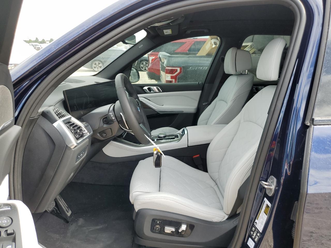 5UX23EU08R9V37911 2024 BMW X5 xDrive40I