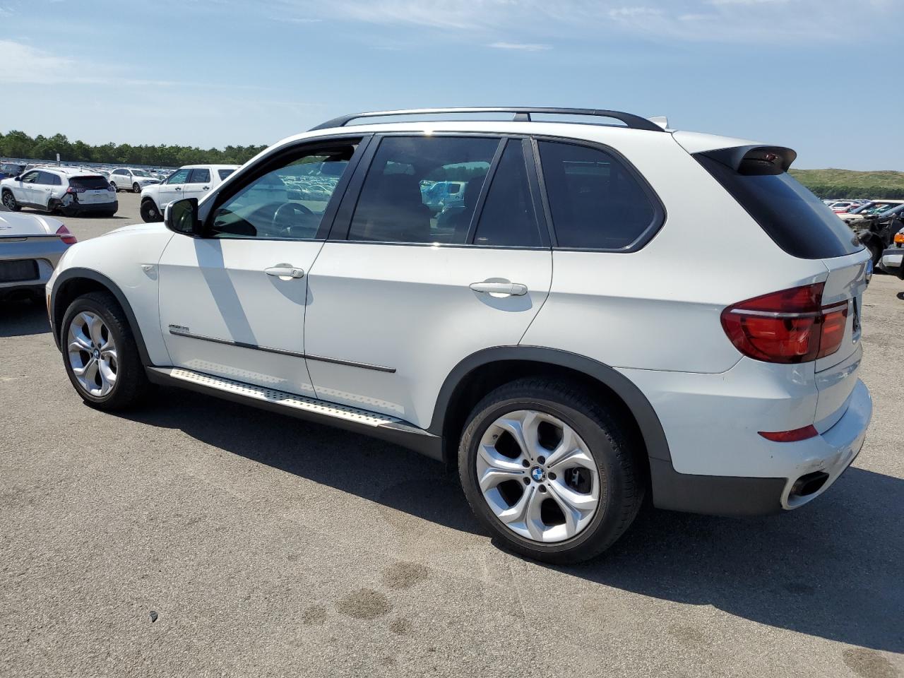 2013 BMW X5 xDrive50I vin: 5UXZV8C55DL899049