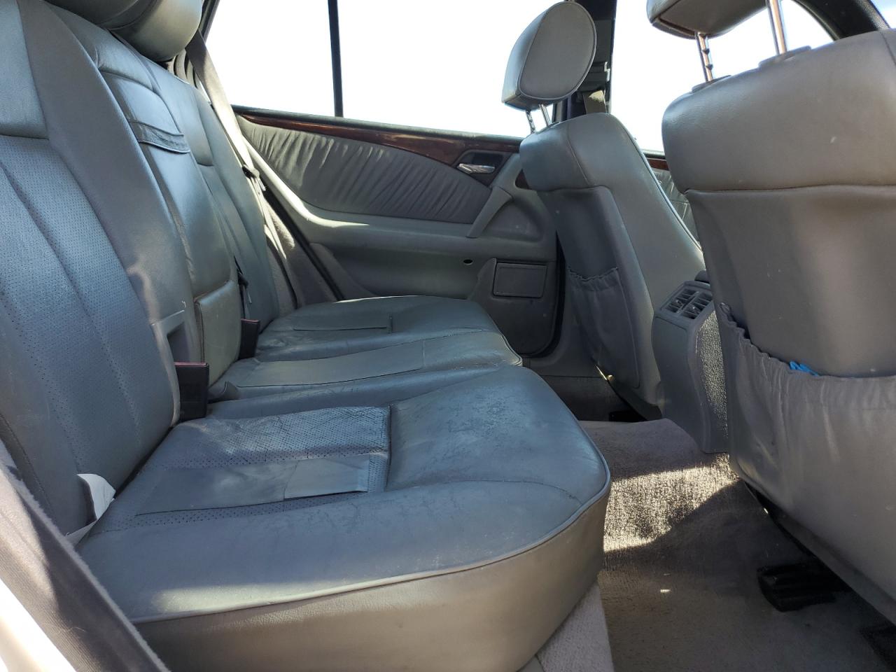 WDBJH65F1XA746568 1999 Mercedes-Benz E 320