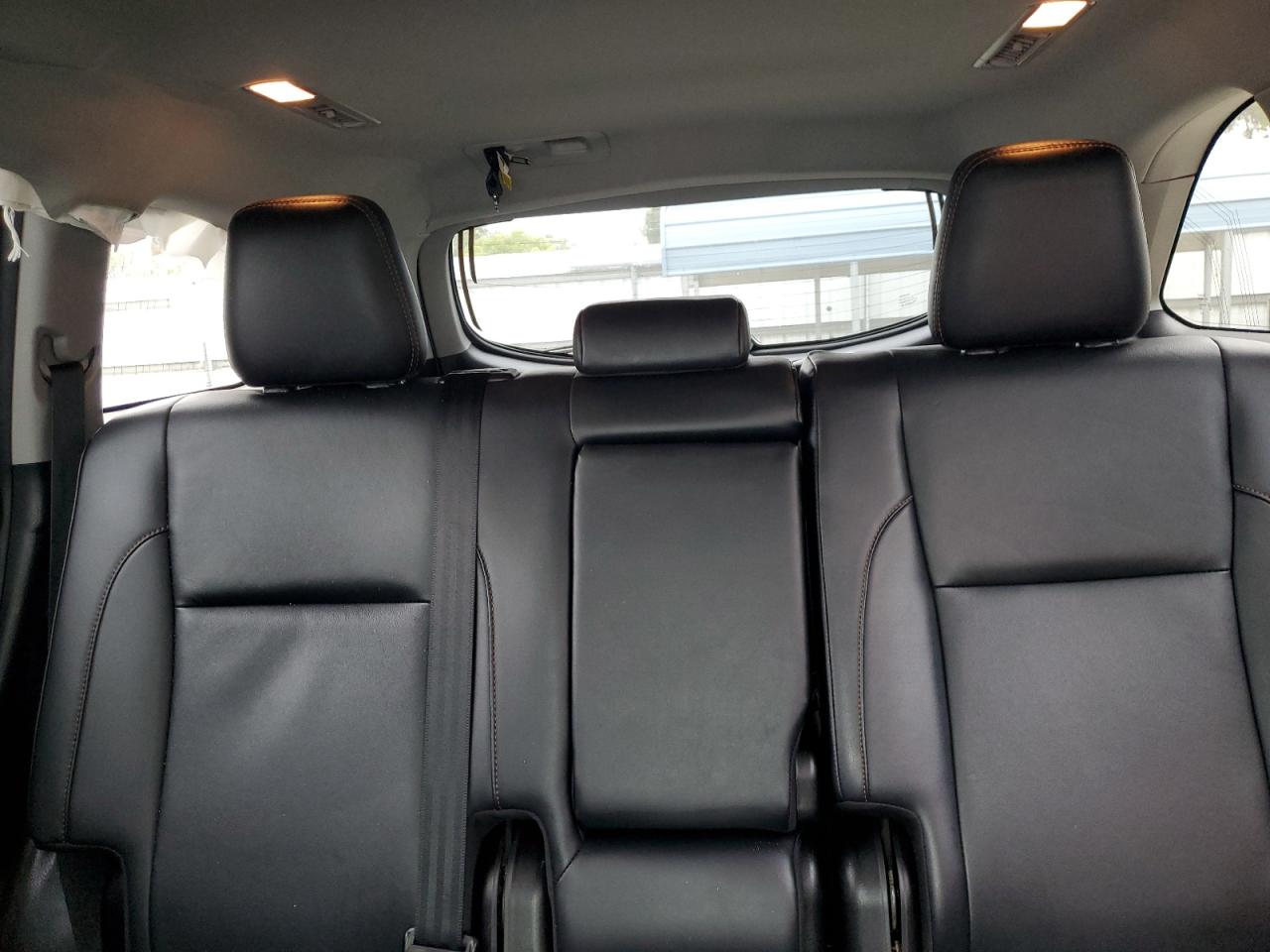 5TDKZRFHXKS299951 2019 Toyota Highlander Se