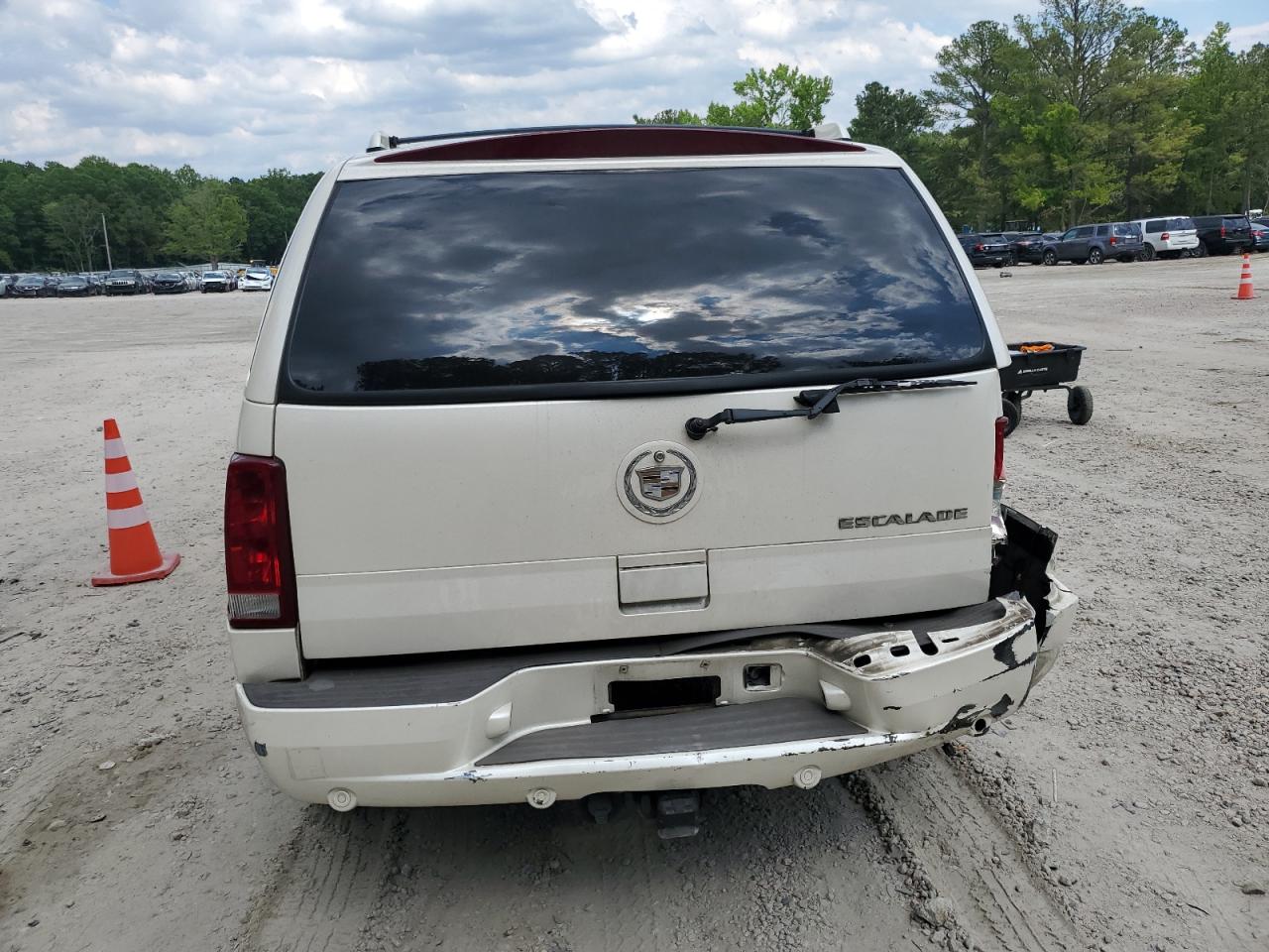 1GYEK63N42R285286 2002 Cadillac Escalade Luxury