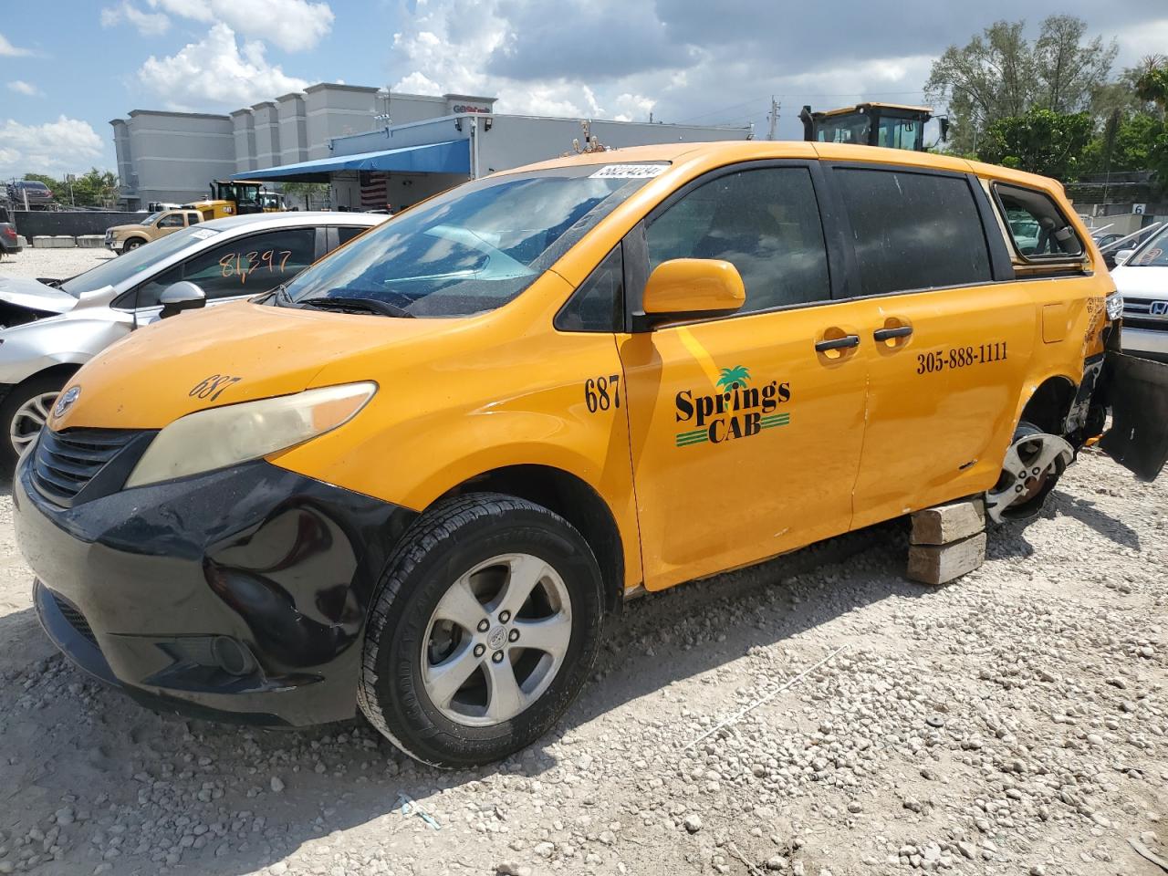 5TDZK3DC0BS037900 2011 Toyota Sienna