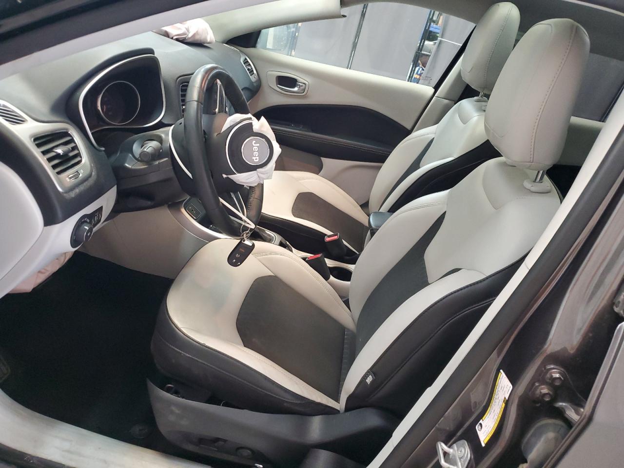 3C4NJCBB0KT658135 2019 Jeep Compass Latitude