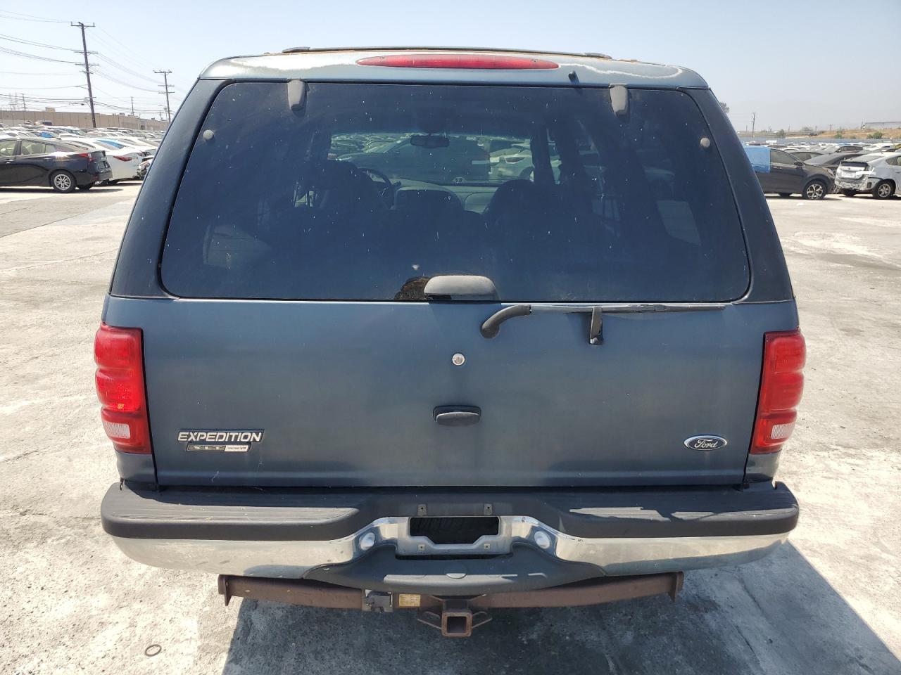 1FMRU15L9YLA24033 2000 Ford Expedition Xlt