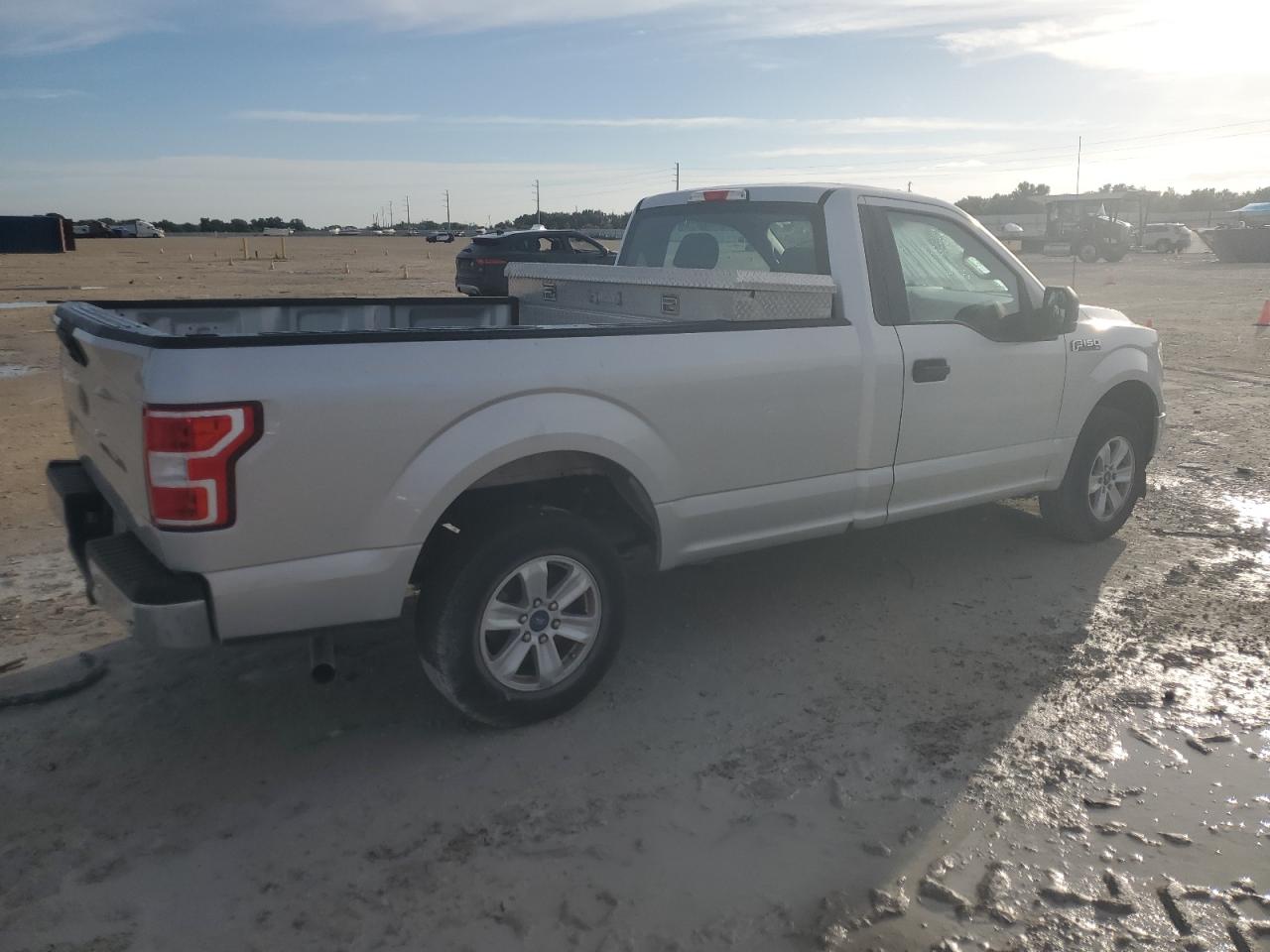 2018 Ford F150 vin: 1FTMF1CB2JKC19258