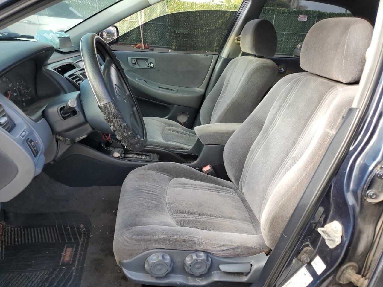 1HGCG5640YA104611 2000 Honda Accord Lx