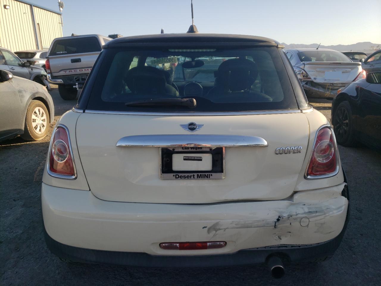 2012 Mini Cooper vin: WMWSU3C51CT258162