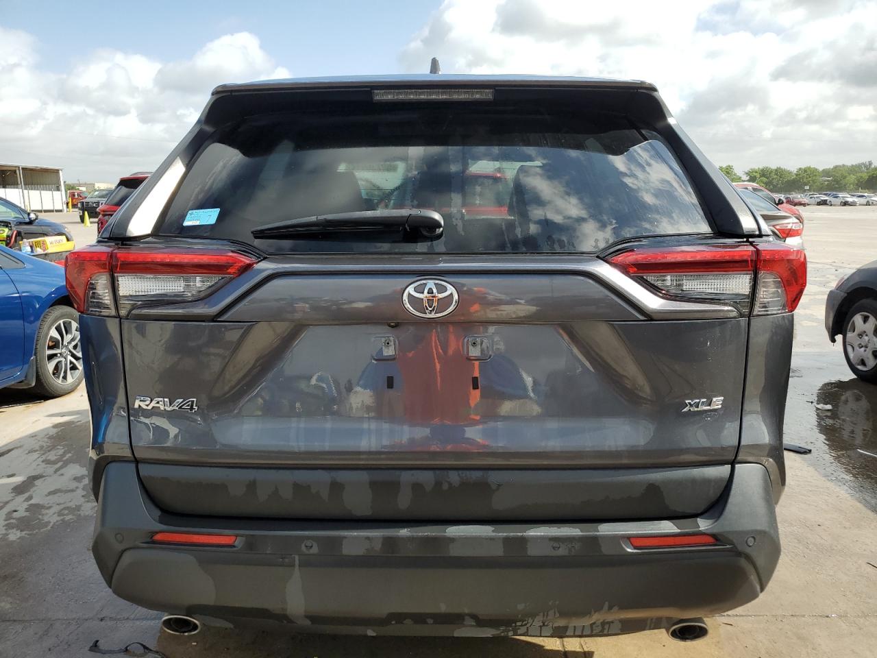 JTMC1RFV4LD518689 2020 Toyota Rav4 Xle Premium