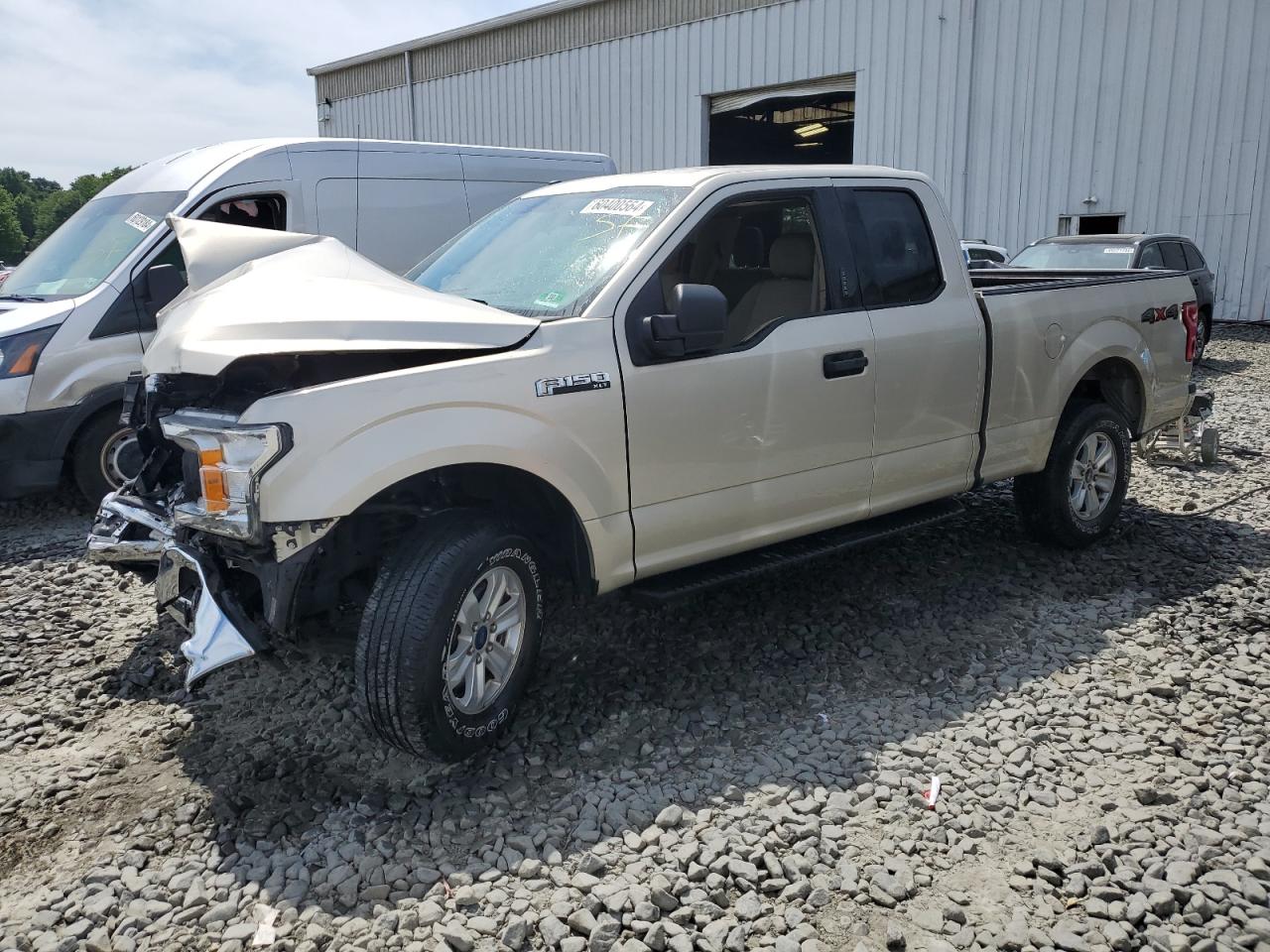 2018 Ford F150 Super Cab vin: 1FTFX1E57JFE34284