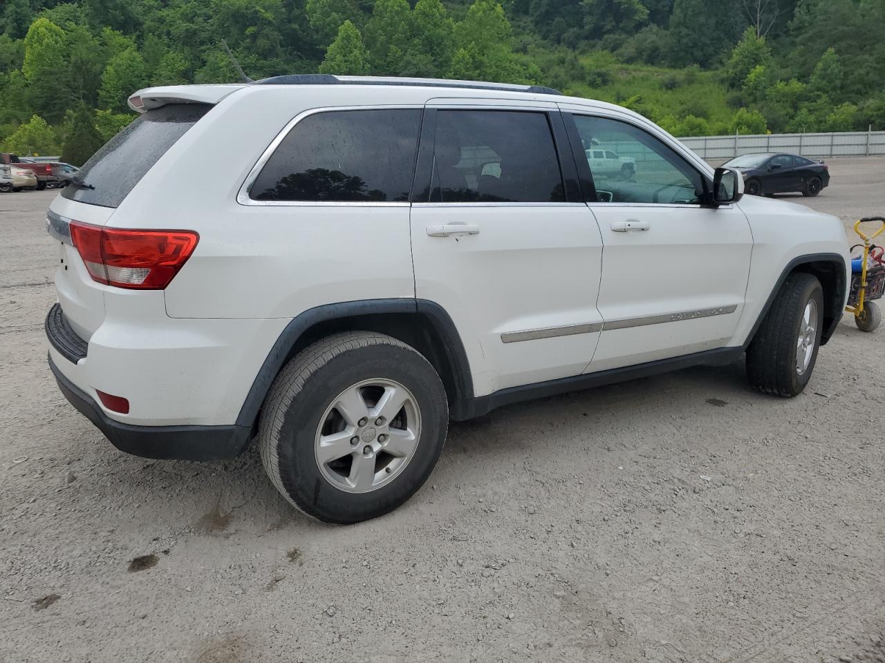 2013 Jeep Grand Cherokee Laredo vin: 1C4RJFAG9DC630493