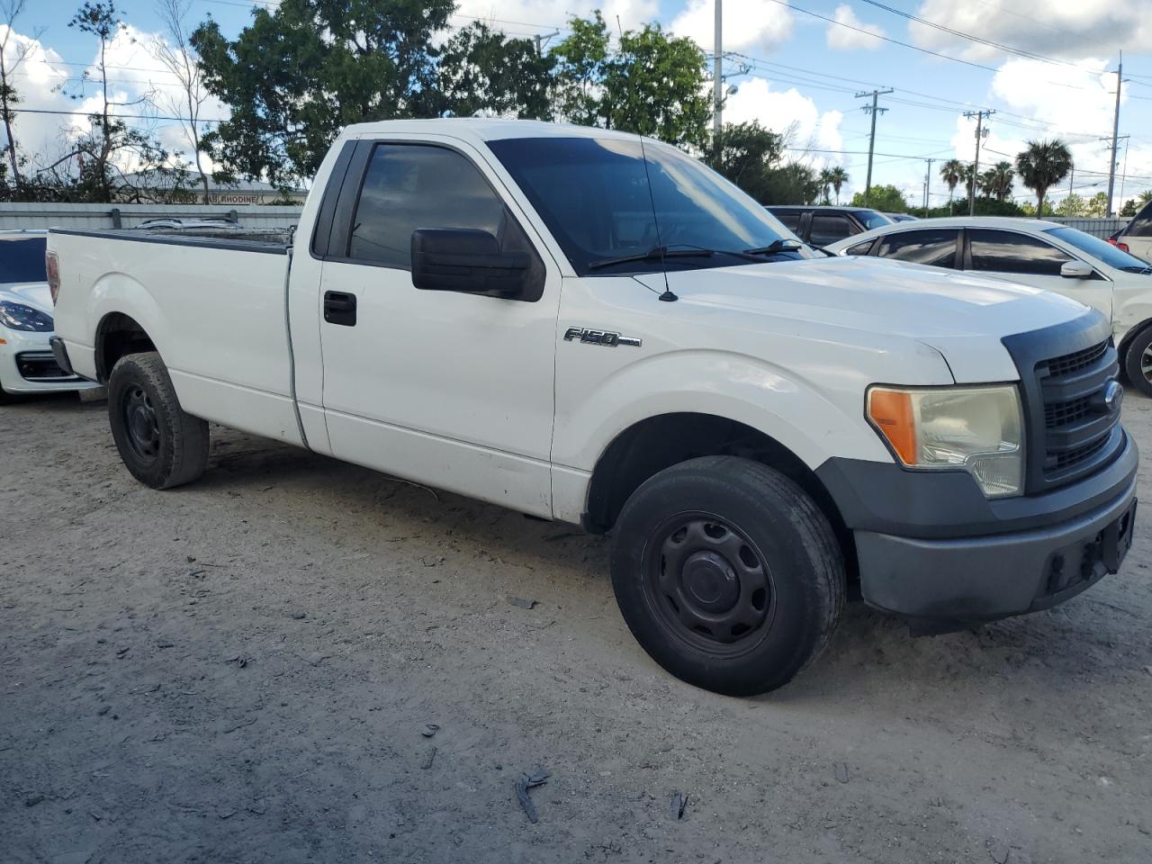 2013 Ford F150 vin: 1FTPF1CF3DKG03487