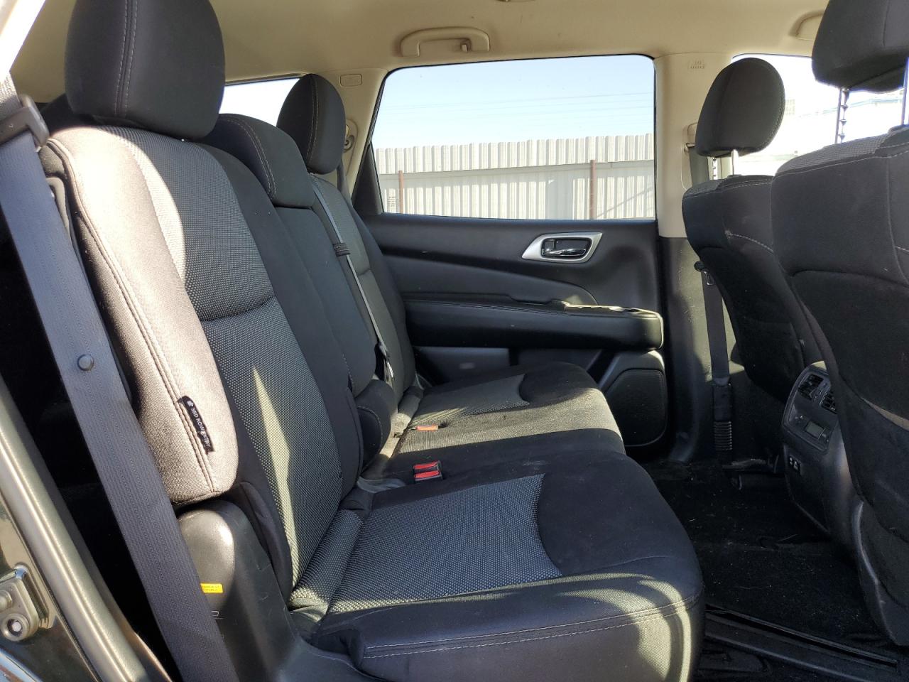 5N1DR2MM2KC576539 2019 Nissan Pathfinder S