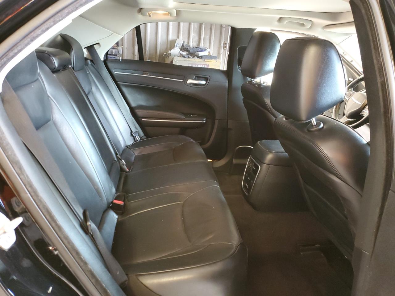 2C3CCAEG1GH268663 2016 Chrysler 300C