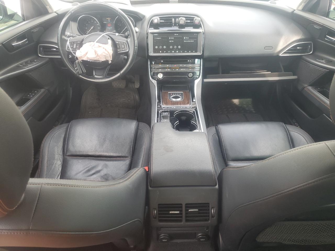 SAJAK4BV7HA956226 2017 Jaguar Xe Prestige