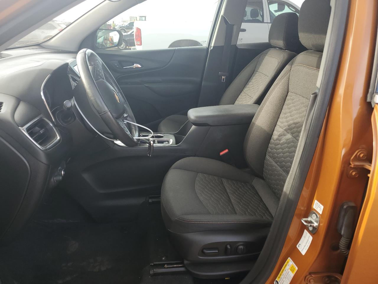 2GNAXJEV1J6187789 2018 Chevrolet Equinox Lt