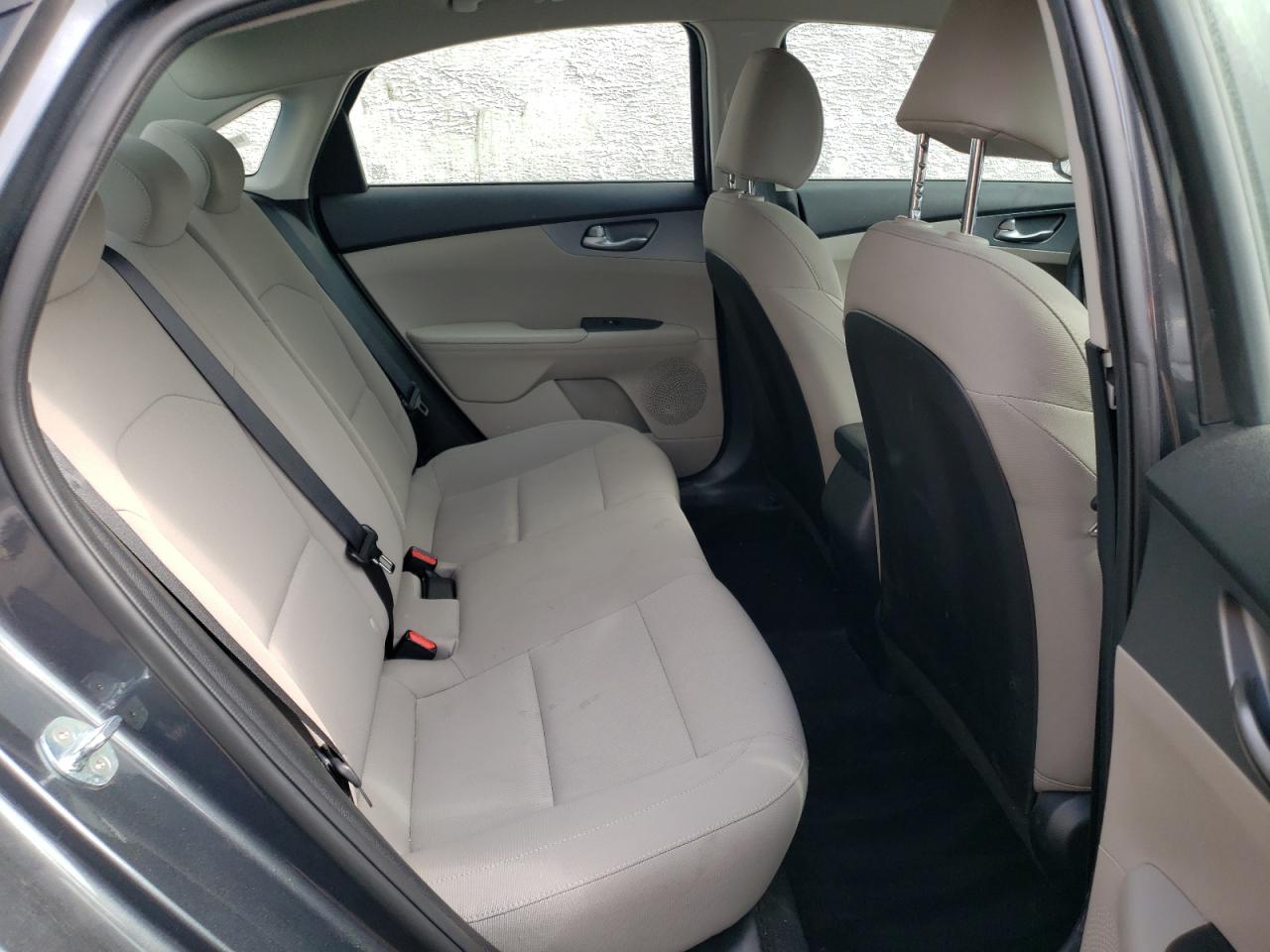 3KPF24AD9ME357493 2021 Kia Forte Fe