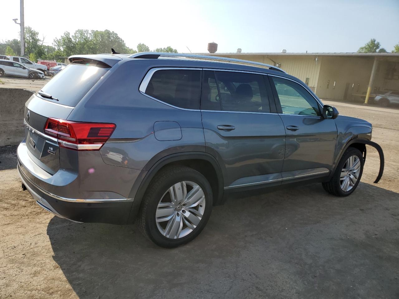 1V2NR2CA4JC503024 2018 Volkswagen Atlas Sel Premium