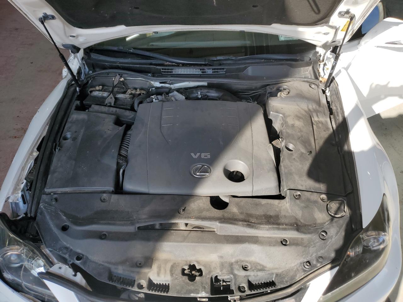 JTHCF5C29B5050325 2011 Lexus Is 250