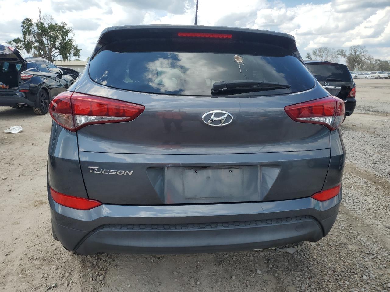KM8J23A41HU576729 2017 Hyundai Tucson Se
