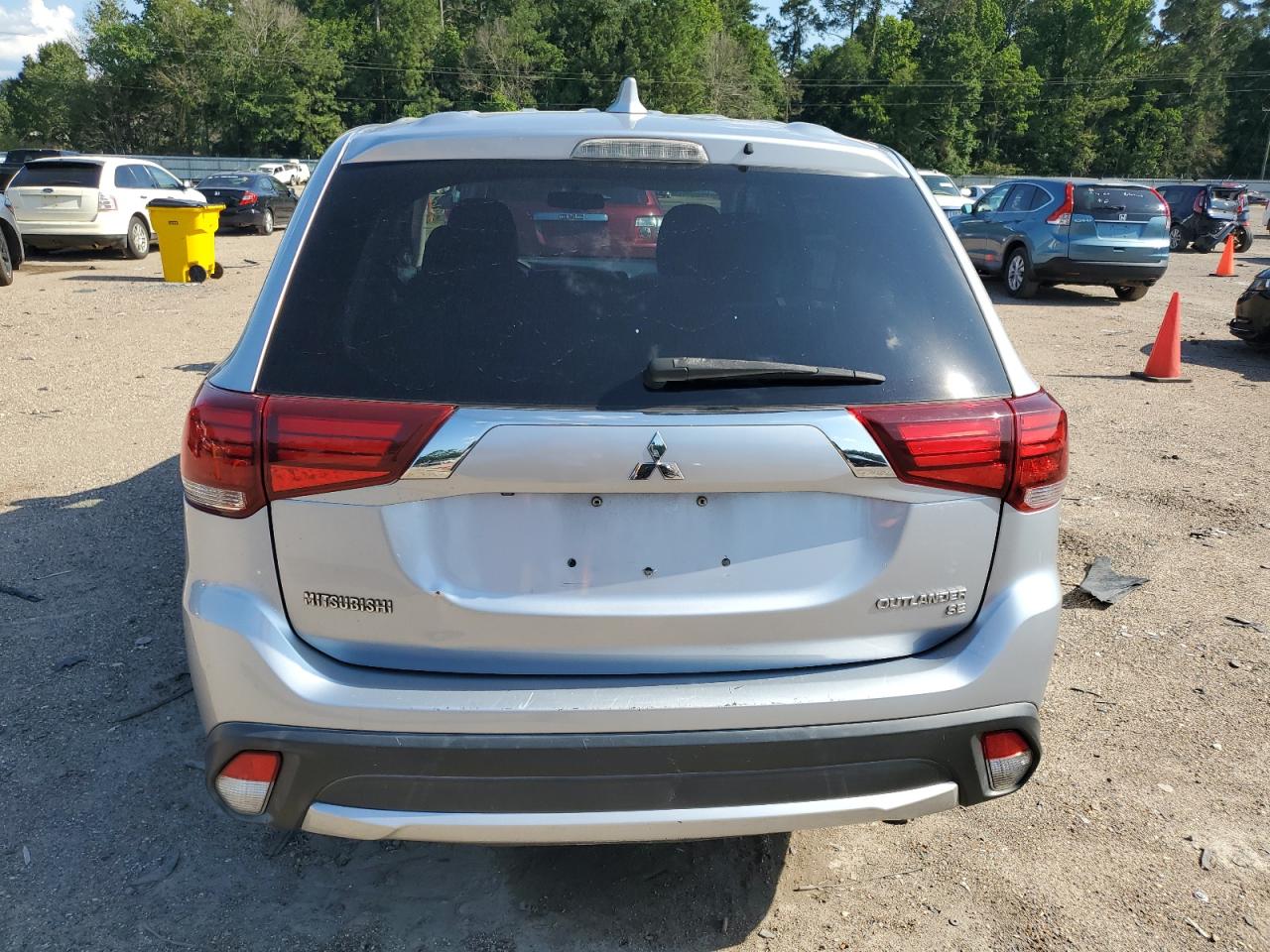 JA4AD3A36HZ025392 2017 Mitsubishi Outlander Se