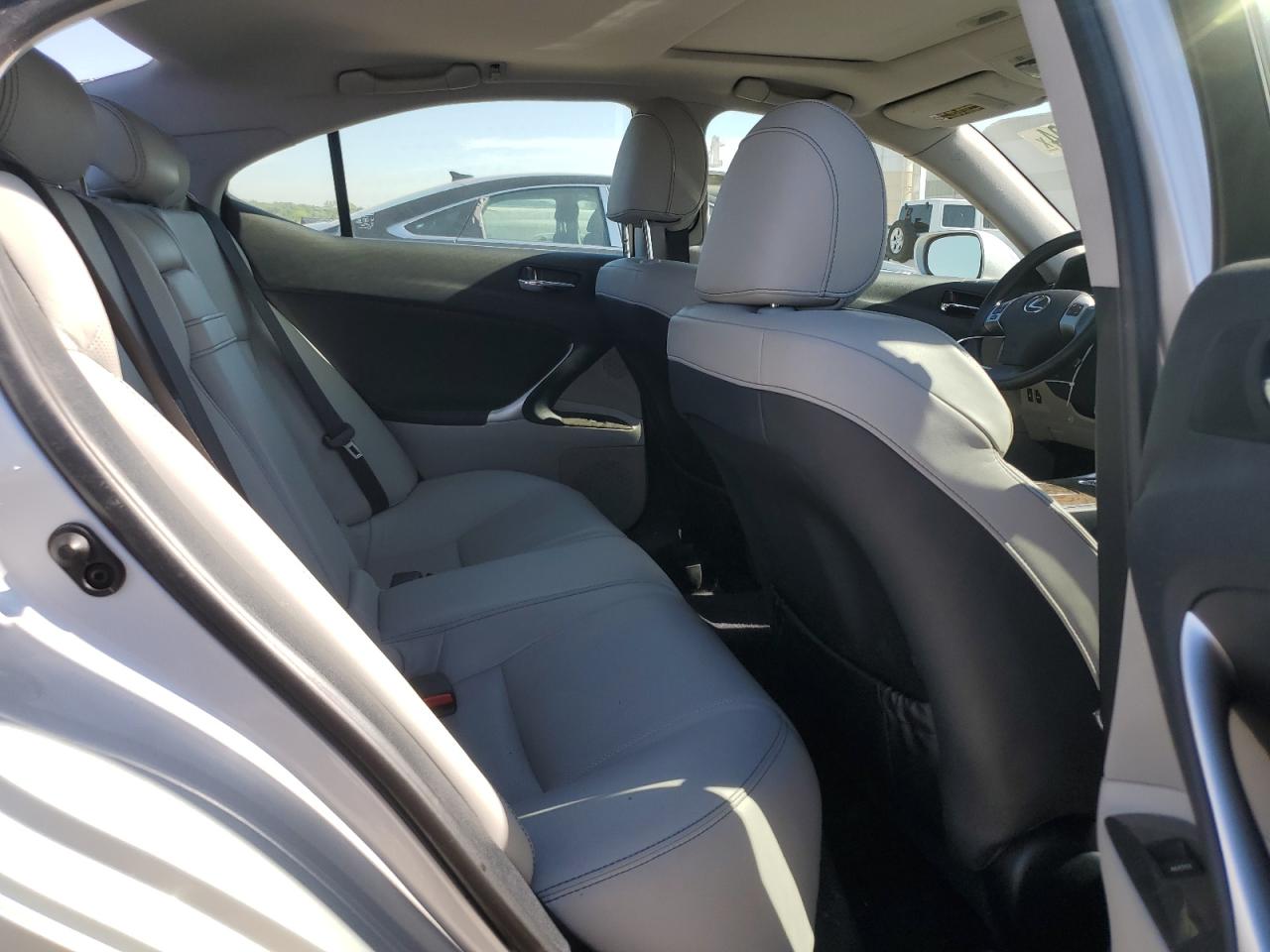 JTHCE5C25B5001755 2011 Lexus Is 350