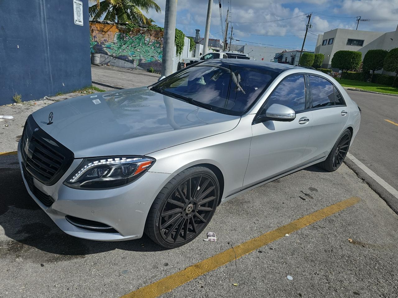 2015 Mercedes-Benz S 550 4Matic vin: WDDUG8FB0FA143205