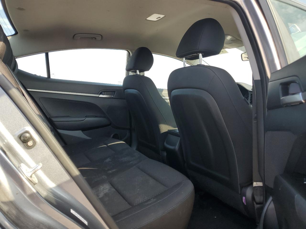 KMHD74LF4KU814986 2019 Hyundai Elantra Se