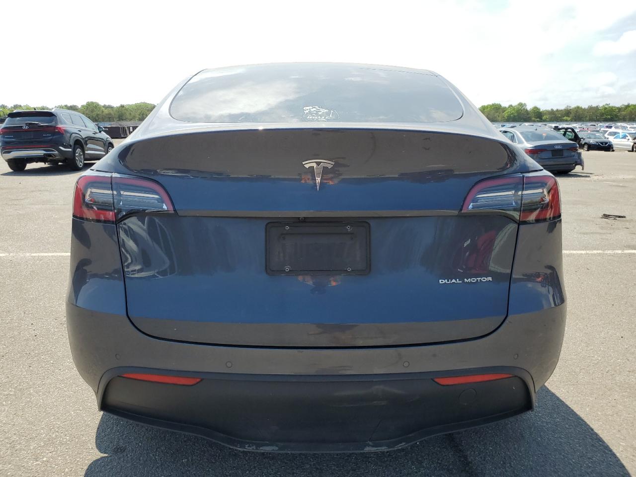 7SAYGAEE8NF508317 2022 Tesla Model Y