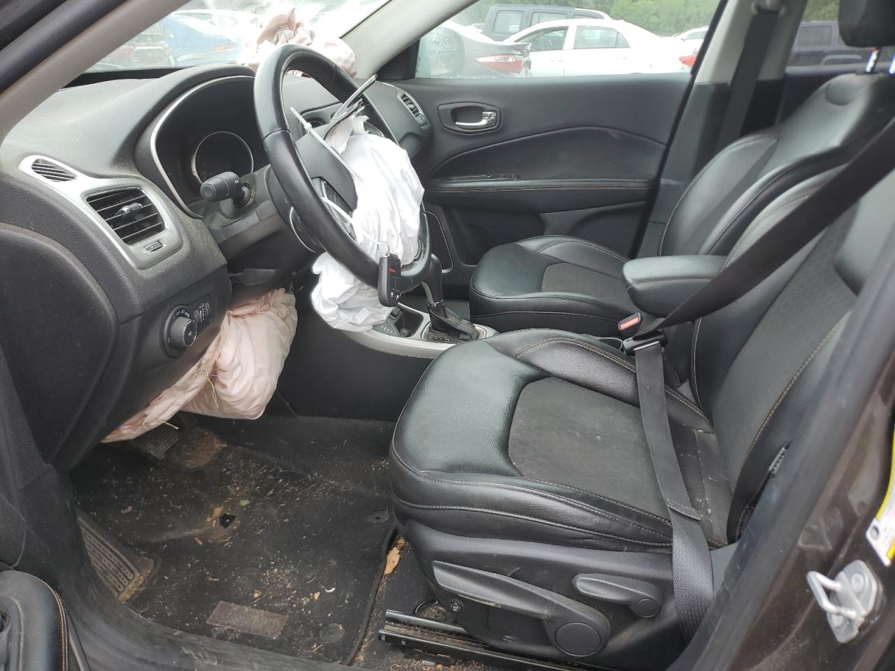 3C4NJDBBXJT282614 2018 Jeep Compass Latitude