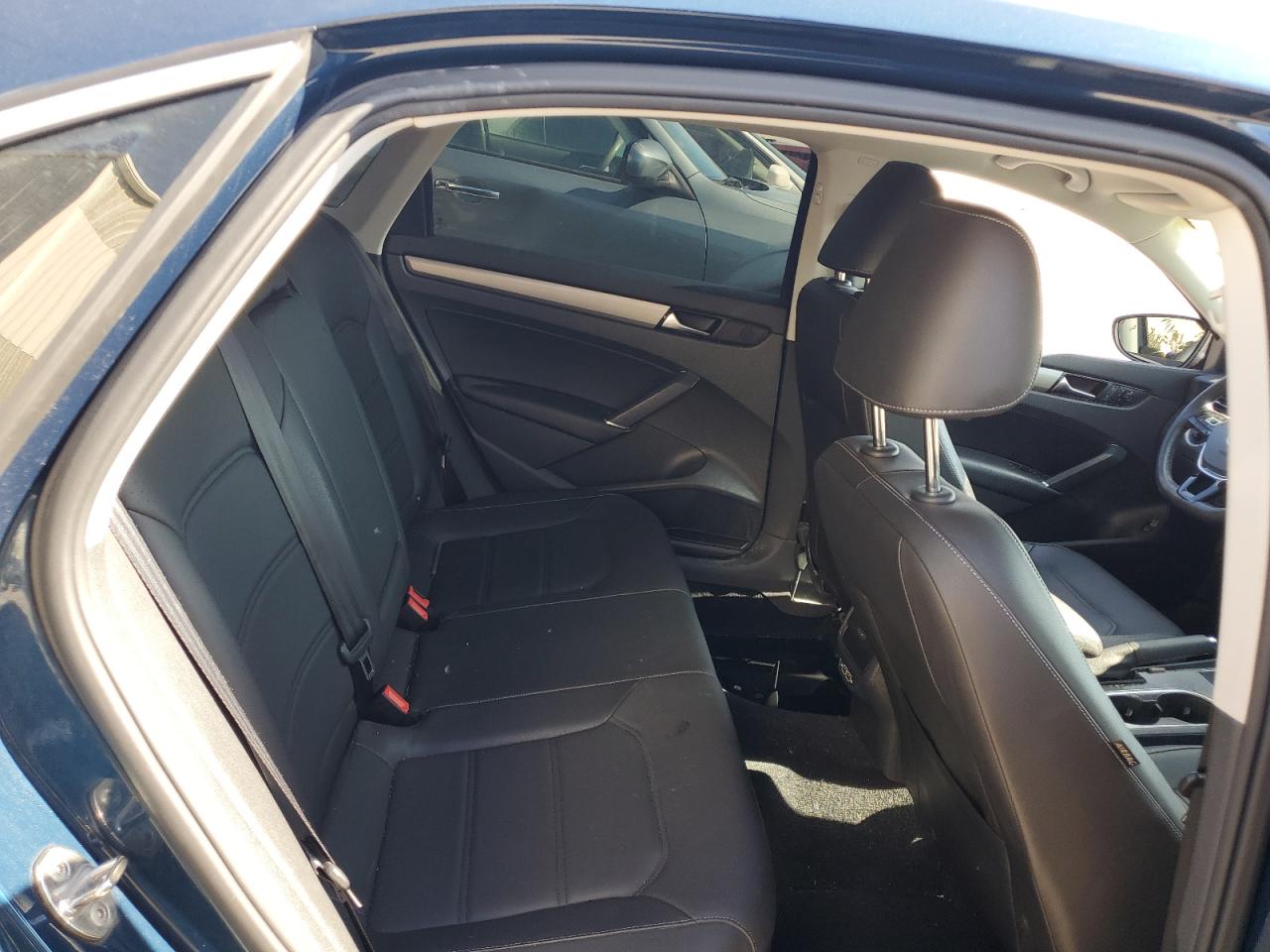 1VWWA7A36LC012615 2020 Volkswagen Passat Se