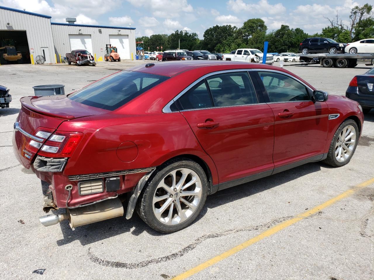 Lot #2628909249 2013 FORD TAURUS LIM