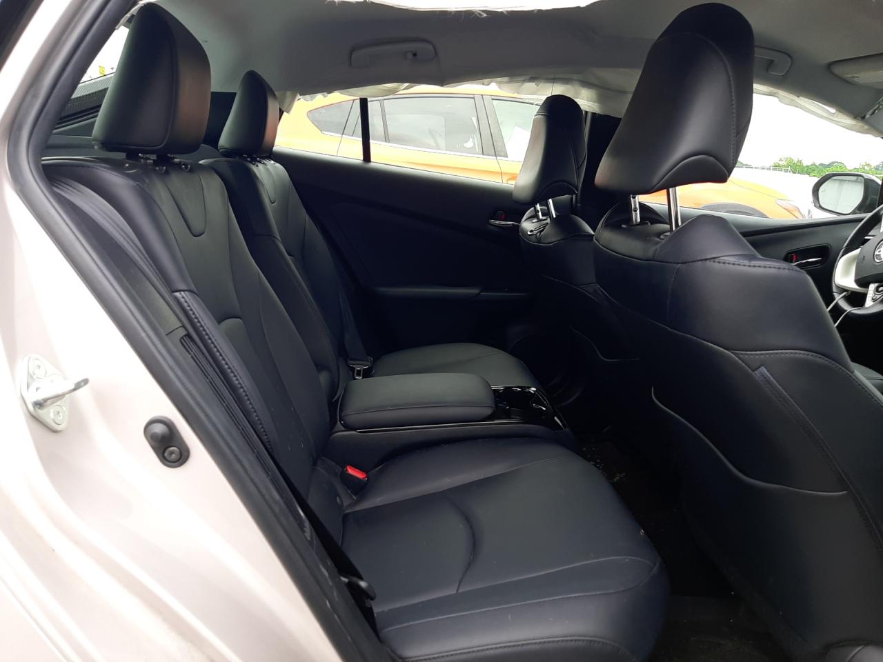 JTDKARFP1J3073439 2018 Toyota Prius Prime