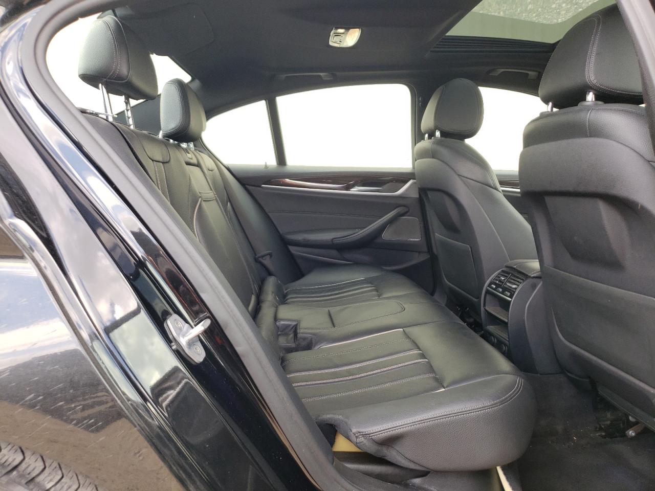 WBAJE7C53JWD49965 2018 BMW 540 Xi