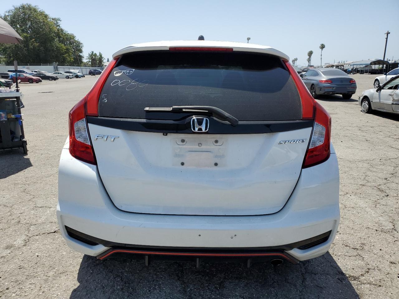 3HGGK5H63JM700089 2018 Honda Fit Sport