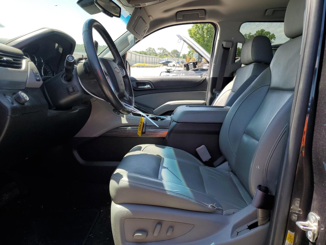 1GNSCBKCXHR125847 2017 Chevrolet Tahoe C1500 Lt