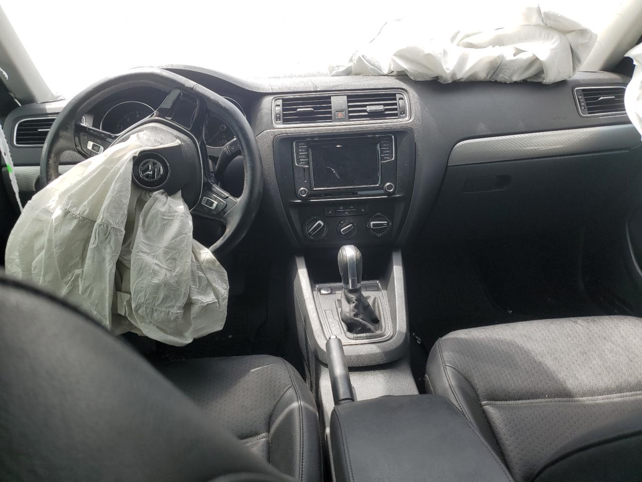 3VWDB7AJ9HM364256 2017 Volkswagen Jetta Se