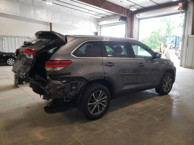 VIN 5TDJZRFH5KS619902 2019 Toyota Highlander, SE no.3