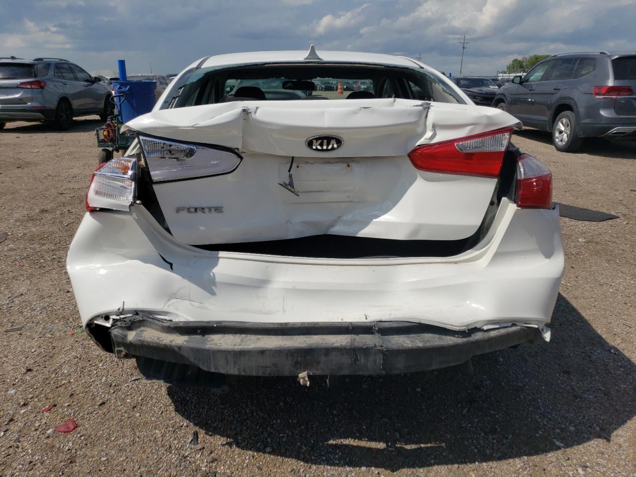 KNAFK4A6XG5621268 2016 Kia Forte Lx