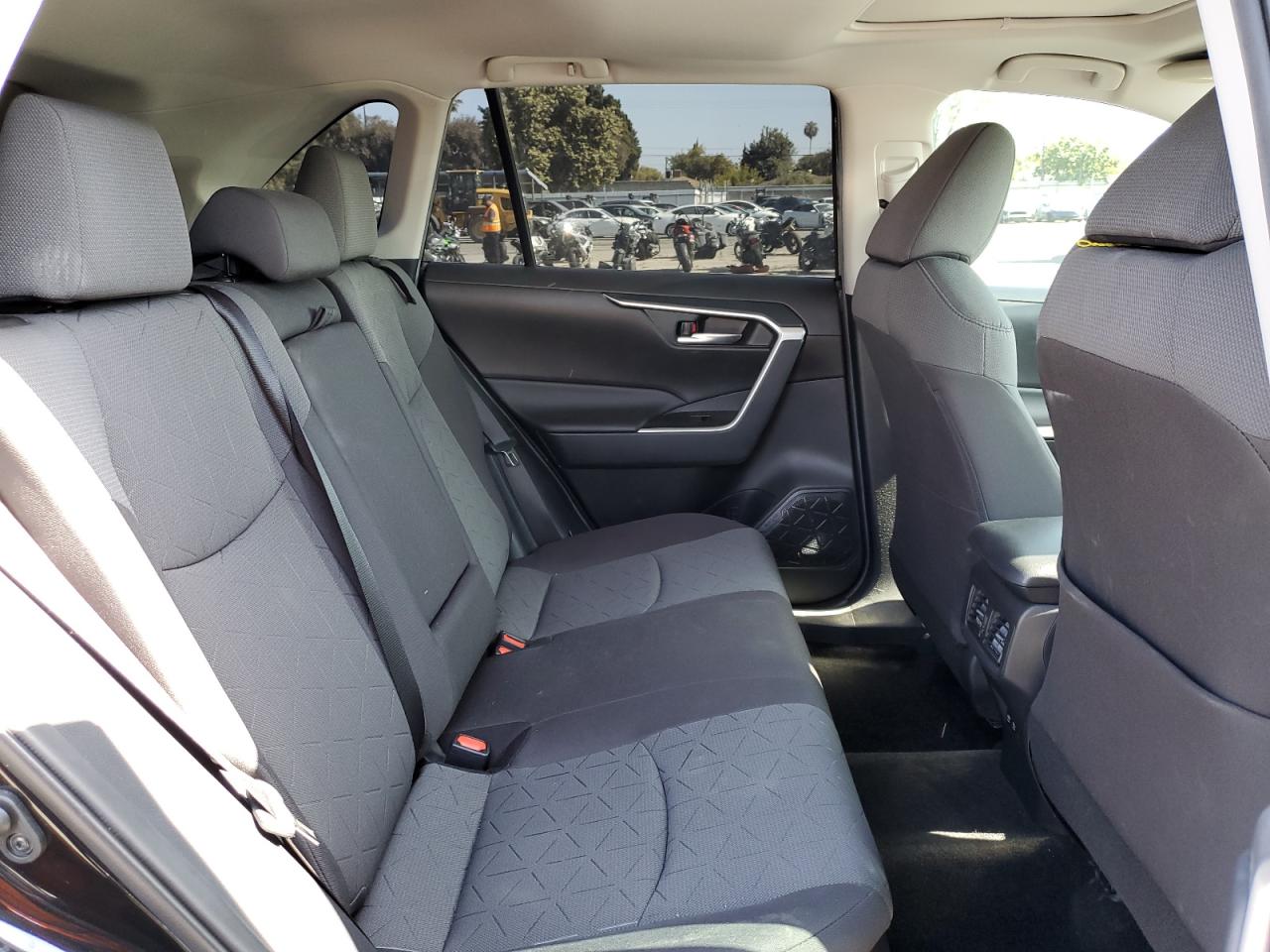 2T3RWRFV9LW059206 2020 Toyota Rav4 Xle