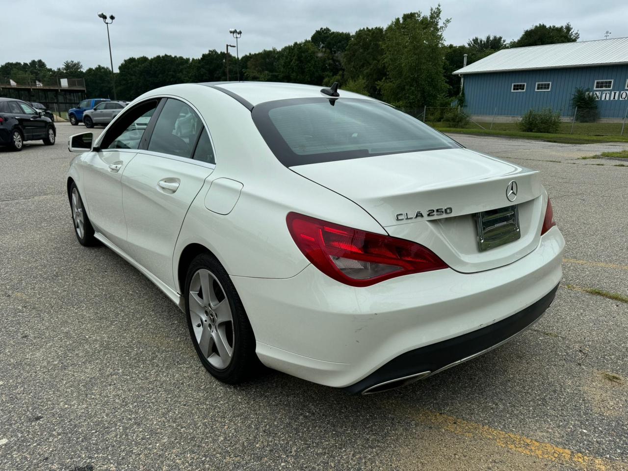 2018 Mercedes-Benz Cla 250 vin: WDDSJ4EB2JN569868