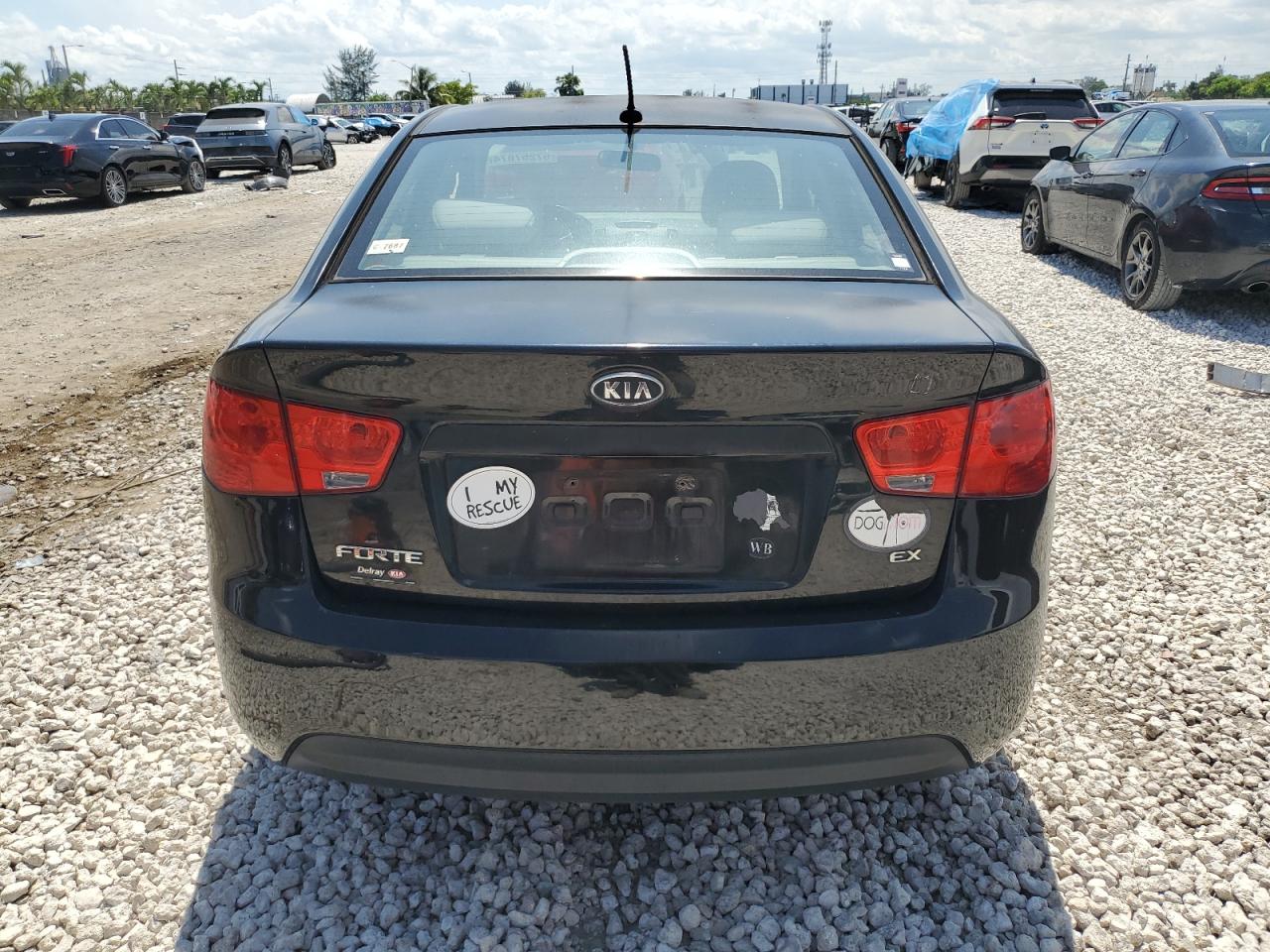 KNAFU4A21B5357275 2011 Kia Forte Ex