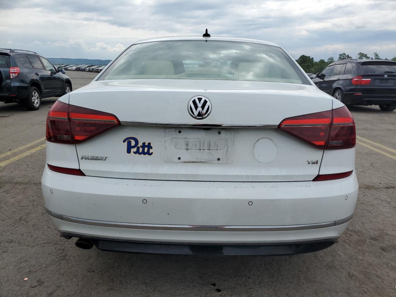 1VWMA7A36KC006934 2019 Volkswagen Passat Se R-Line