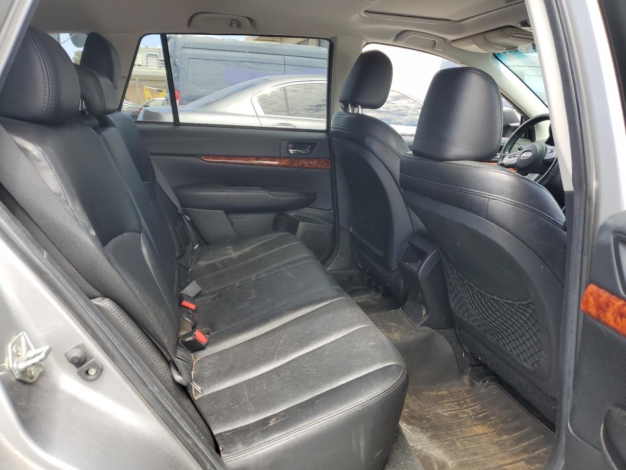 4S4BRELC5B2381395 2011 Subaru Outback 3.6R Limited