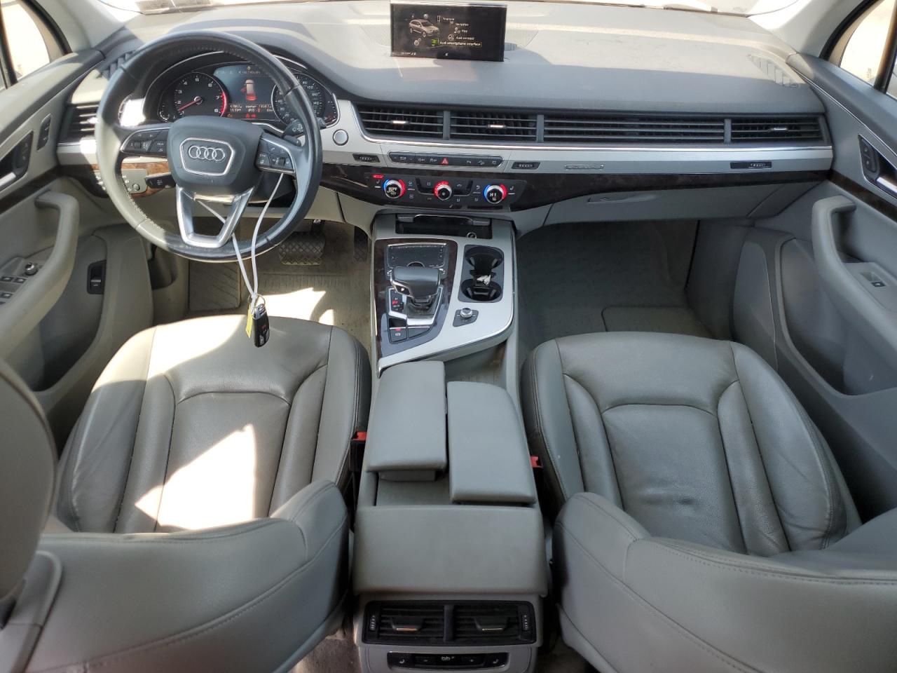 WA1AHAF72KD017007 2019 Audi Q7 Premium