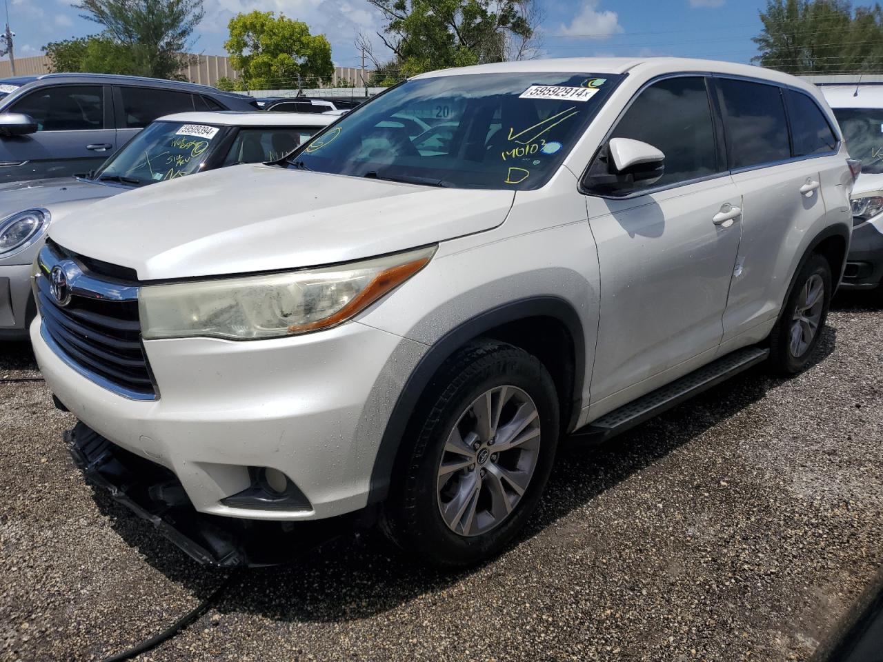 5TDZKRFH5GS131919 2016 Toyota Highlander Le