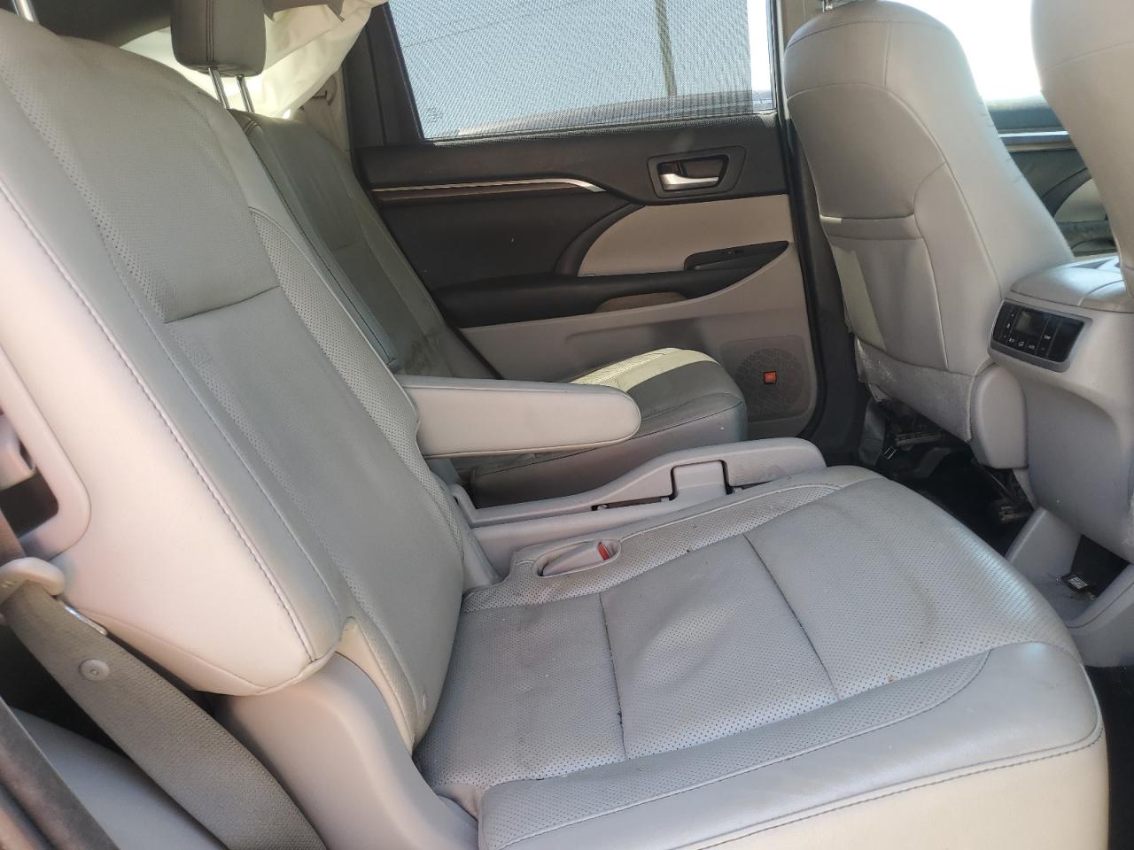 5TDDKRFH7ES014155 2014 Toyota Highlander Limited