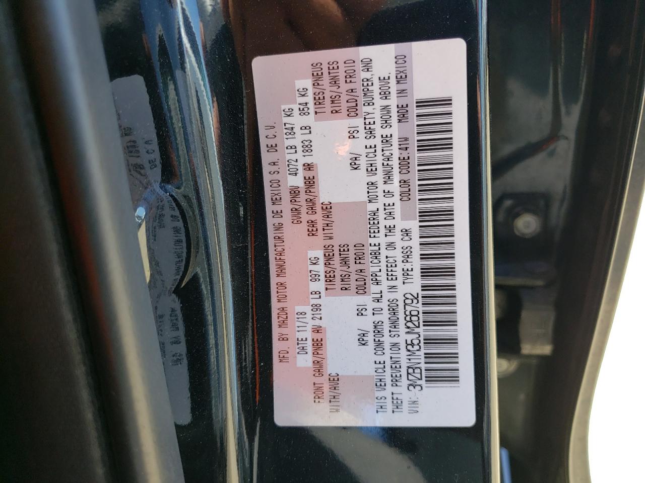 3MZBN1M35JM266792 2018 Mazda 3 Grand Touring