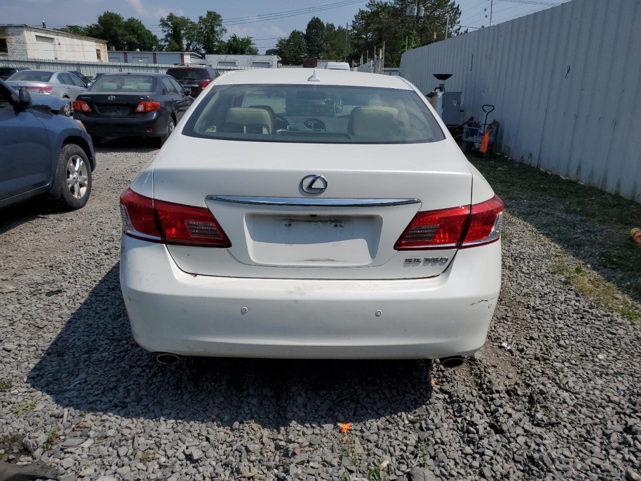 JTHBK1EG9B2437032 2011 Lexus Es 350