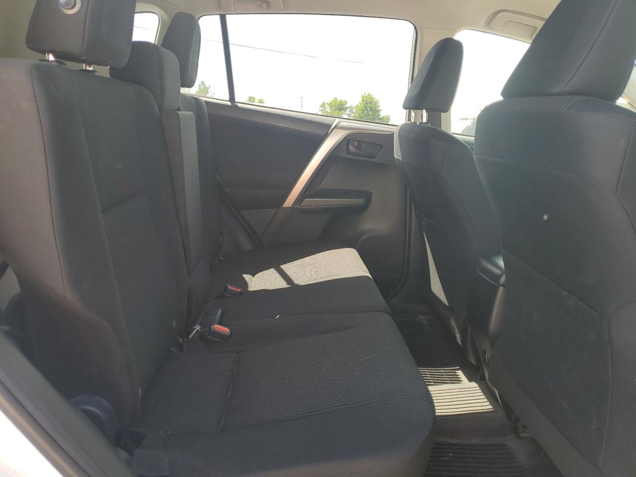 JTMBFREV6HJ706461 2017 Toyota Rav4 Le