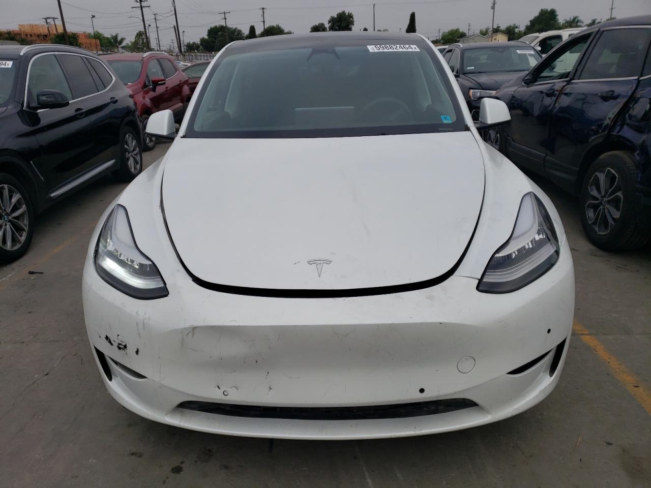 2021 Tesla Model Y vin: 5YJYGAEEXMF217622